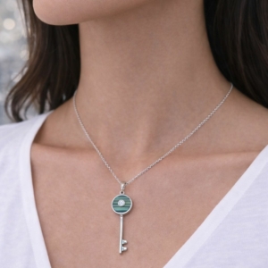 Collier en Argent 925 Pendentif Clé Émeraude